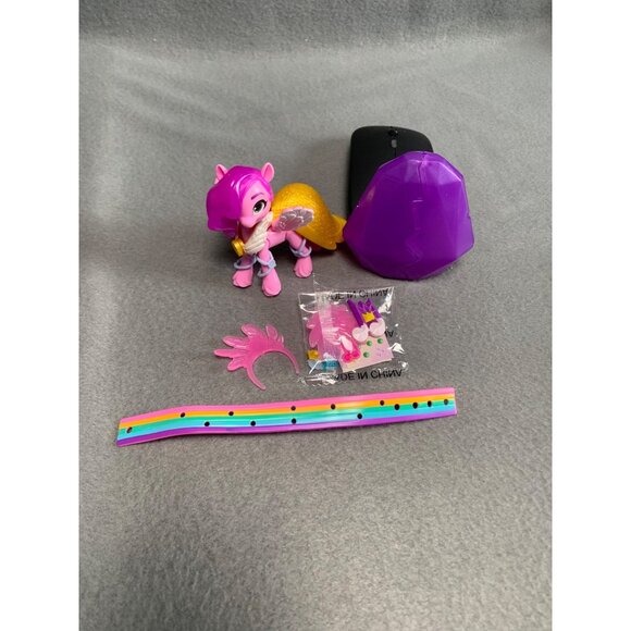 My Little Pony Princess Petals Pony Figure Crystal Adventures Set - Picture 6 of 9